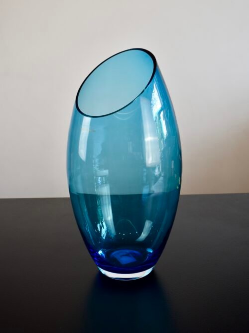 Turkio spalvos skaidraus stiklo vaza