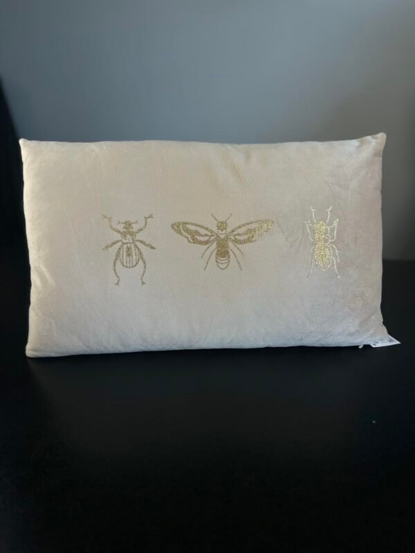 Dekoratyvinė smėlio spalvos pagalvėlė